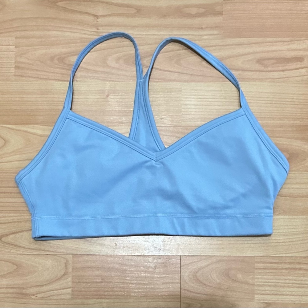 Like New GapFit Light Blue Sports Bra - size medium